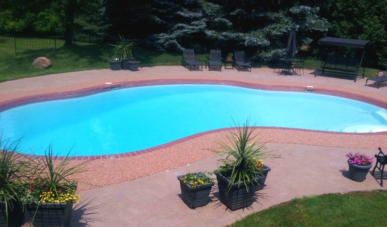 rubber-pool-deck-surface